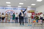 Președintele Asociației de Băștinași din Colibași și edilul local sărbătoresc împreună cu întreaga comunitate lansarea Sălii polivalente de sport din localitate