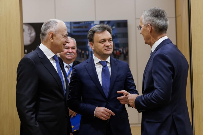 NATO Deputy Secretary General, Mircea Geoană, the Prime Minister of Moldova, Dorin Recean and NATO Secretary General Jens Stoltenberg